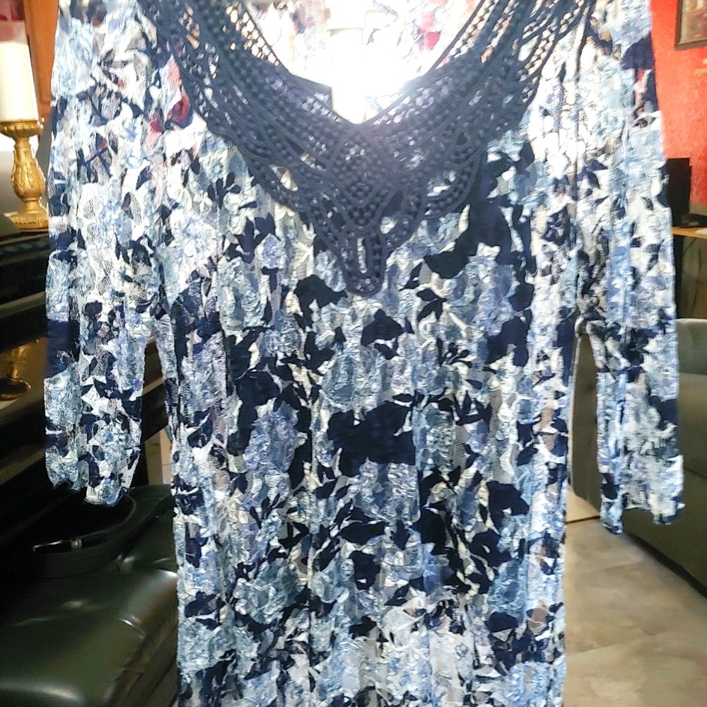 Casual Express 2pc Lace Top Size large